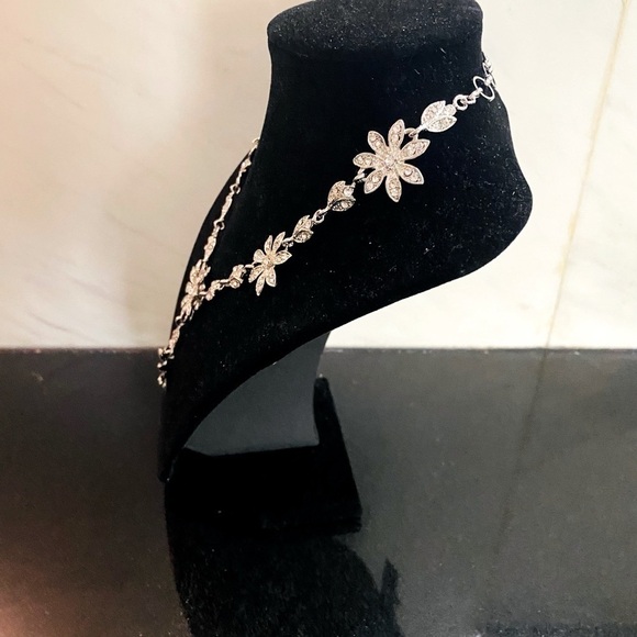 Amrita Singh Edith crystal and silver tone statement necklace. NWT. - Picture 4 of 13